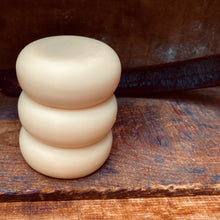 Load image into Gallery viewer, Solid Conditioner Bar with Keratin &amp; Honeyquat- Vanilla Oak 2oz - The Hippie Farmer
